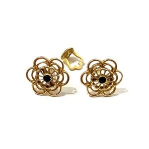 10K Gold Flower Stud Earrings